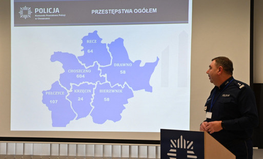 Zdjęcie do ODPRAWA ROCZNA KOMENDY POWIATOWEJ POLICJI W CHOSZCZNIE