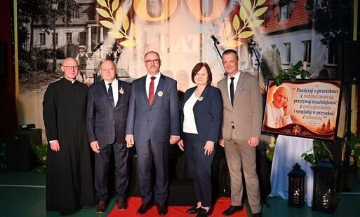 Zdjęcie do 80 lat historii, wspomnień i wsp&oacute;lnej drogi
