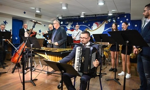 Zdjęcie do &bdquo;Dalej, dalej pędzą sanie&rdquo;
